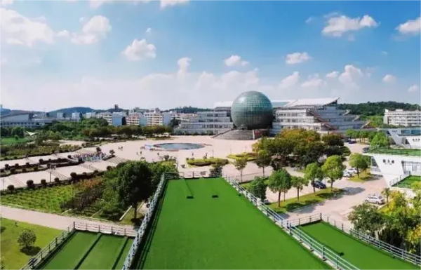 南京财经大学04专业组是什么