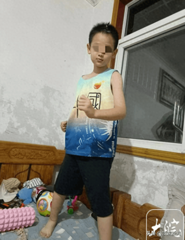 青岛8岁男童在武术俱乐部死亡案追踪，家人：法院已重新受理，起诉罪名是故意伤害罪