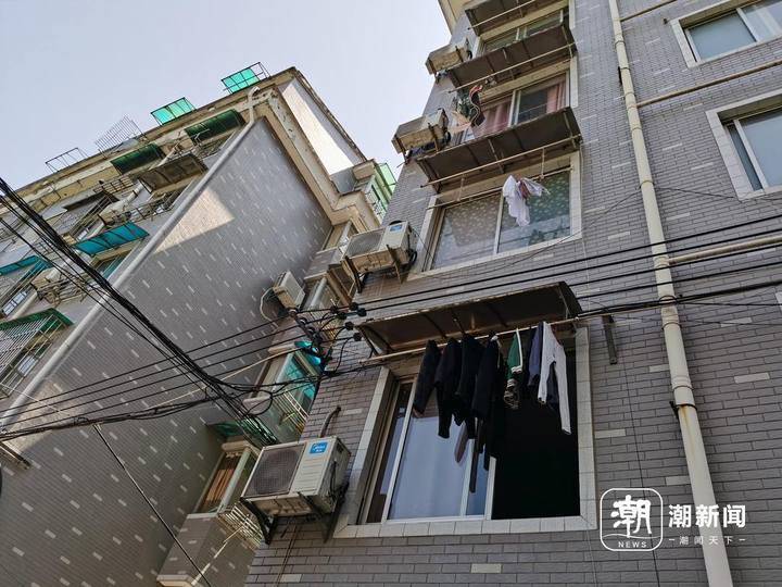 “爸爸一天没回家，我和妹妹没吃饭！”小男孩报警后，意想不到的事发生了