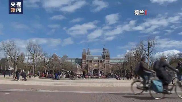 全球最大光刻机巨头ASML“爆雷”，股价跳水！订单骤降超60%