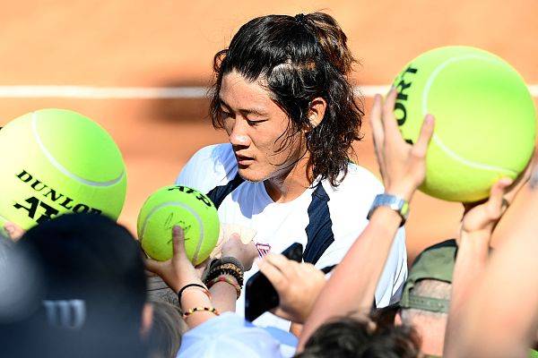ATP罗马大师赛 | 张之臻感慨为胜利等了一年 将战第四位左撇子对手