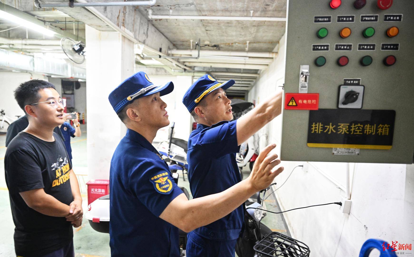 成都夜查电动自行车！记者直击：居民家中接出2米“飞线”，只为给“老人乐”充电
