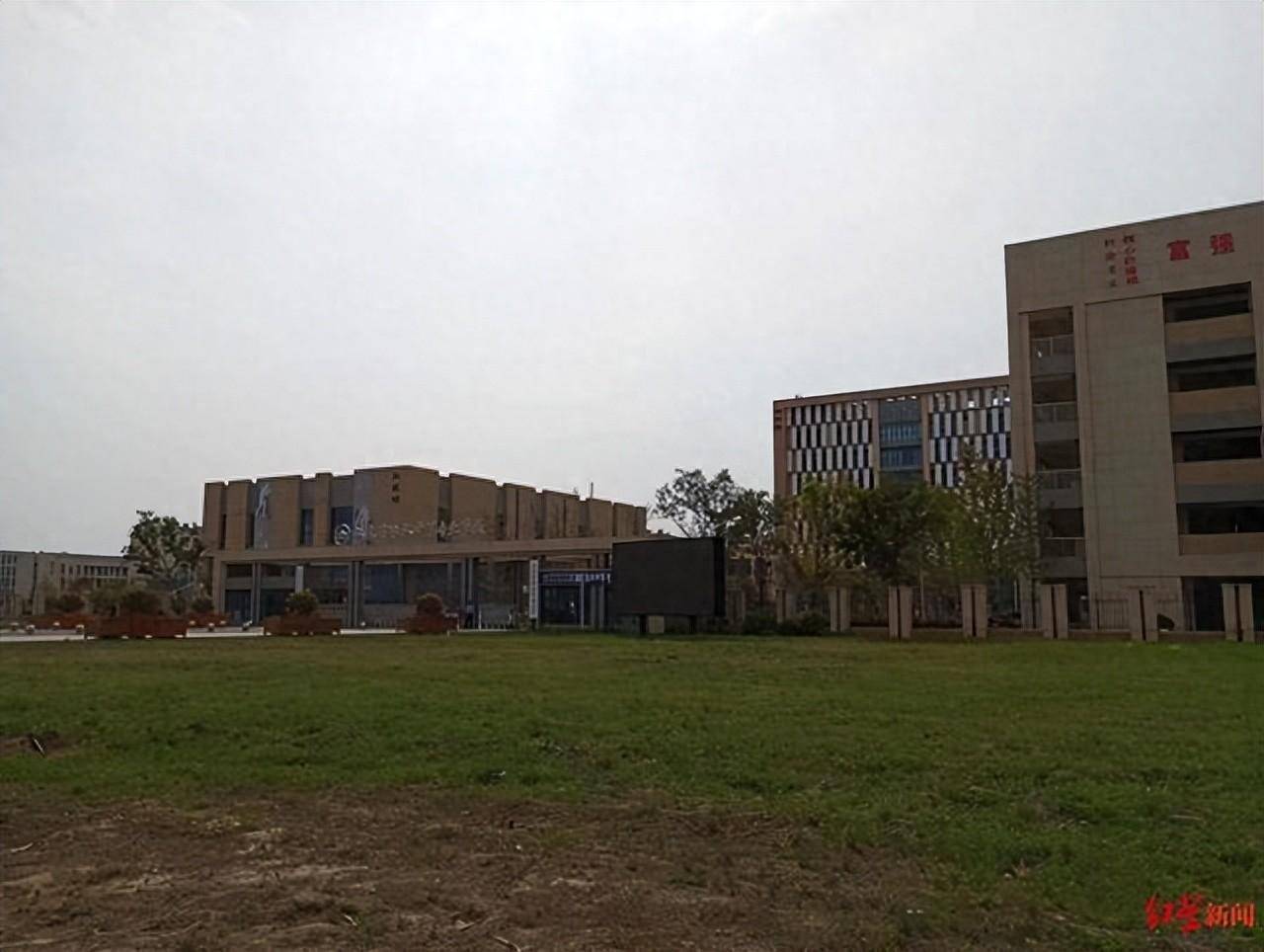 姜萍初三数学老师回忆：她不是数学最好的学生，但比较有兴趣