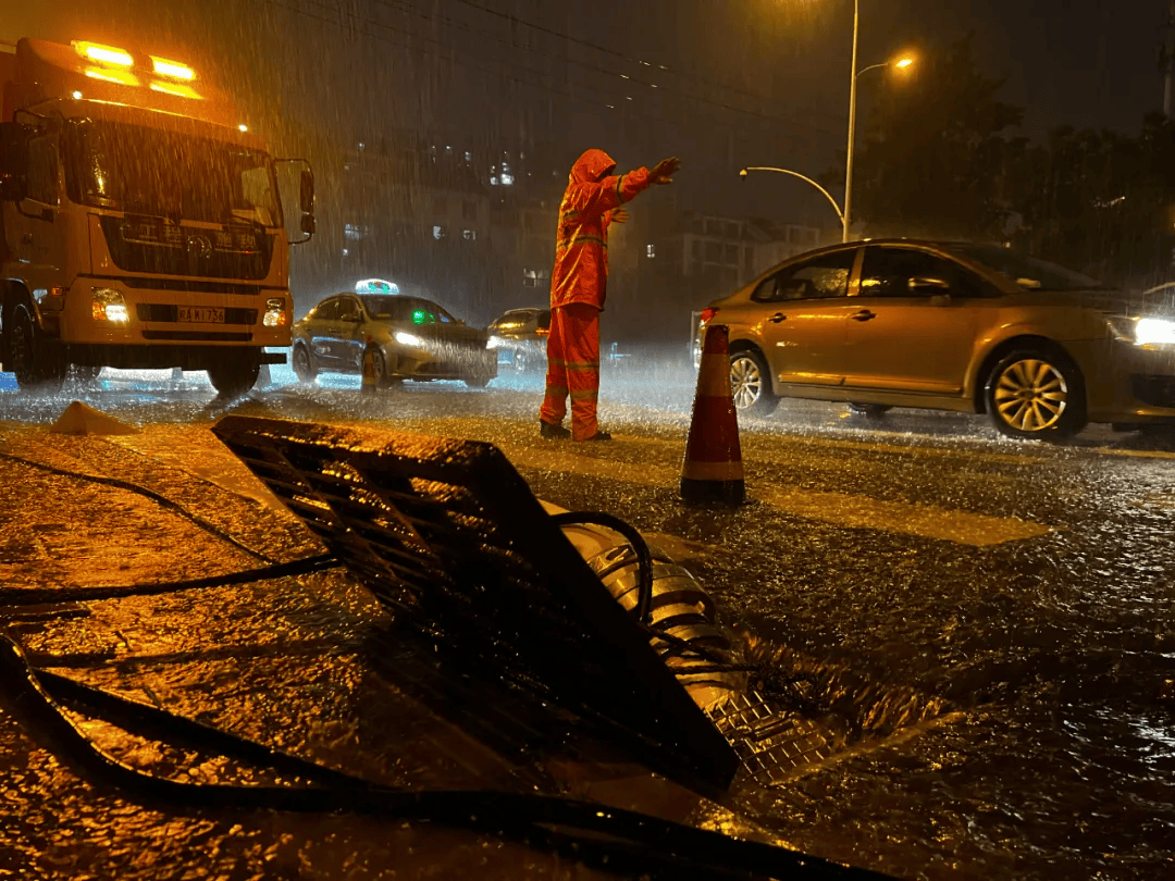 “疯狂倾倒”一整夜！合肥这场雨，到底有多大？