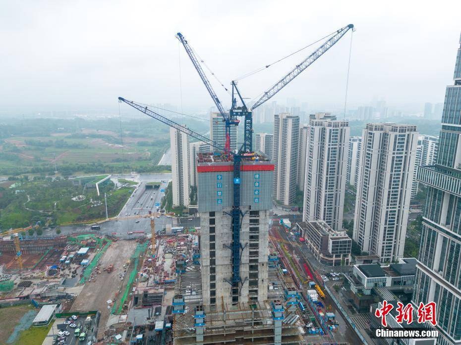 成都489米高的新地标建筑建设高度突破100米