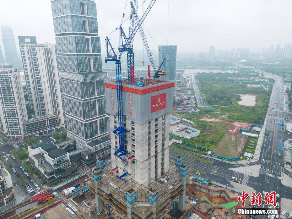 成都489米高的新地标建筑建设高度突破100米