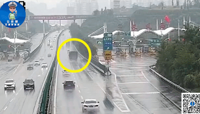 飞速撞向石墩！深圳一小汽车发生车祸，交警提醒
