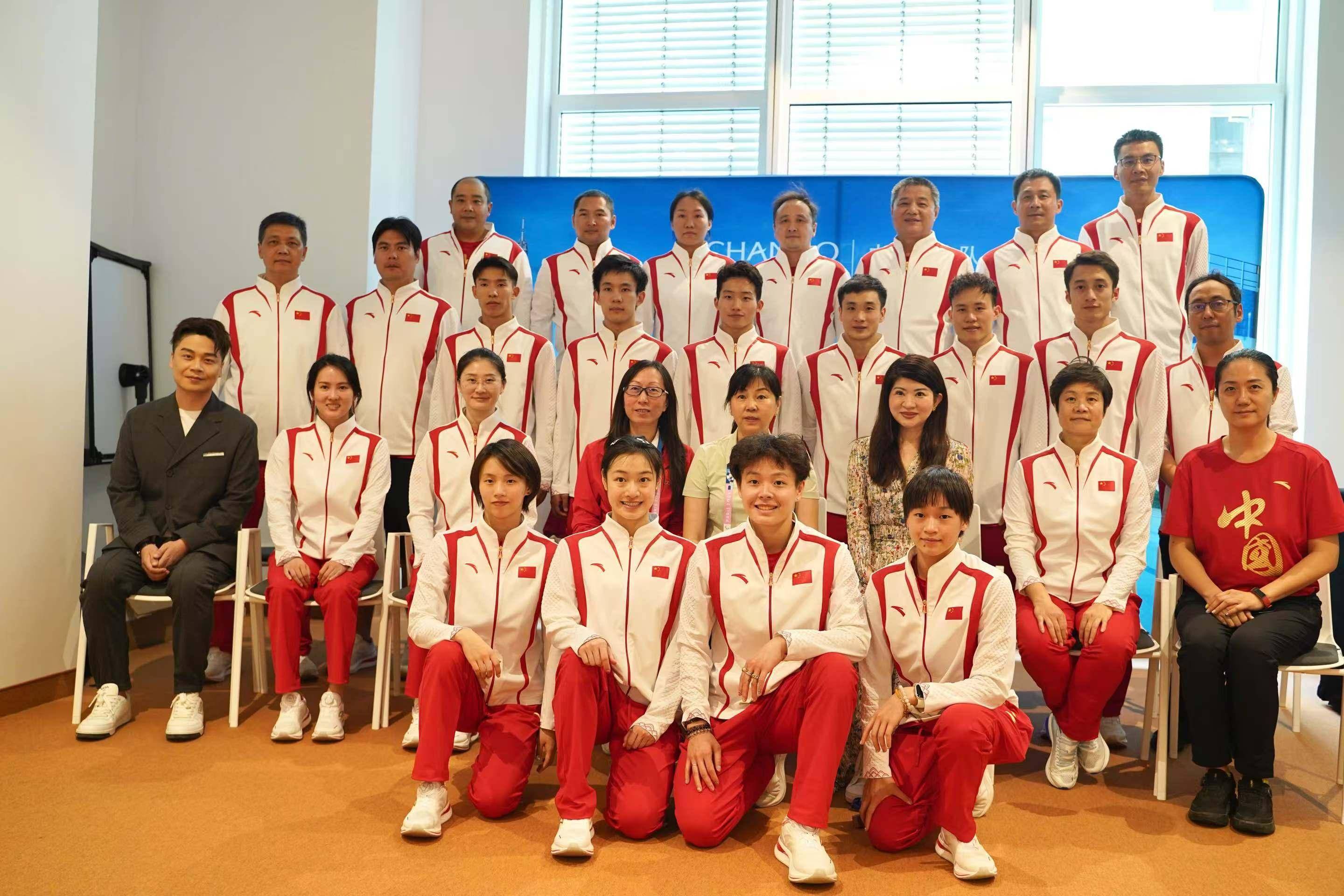 中国跳水队见面会，全红婵自称“也许是天生的幸运”