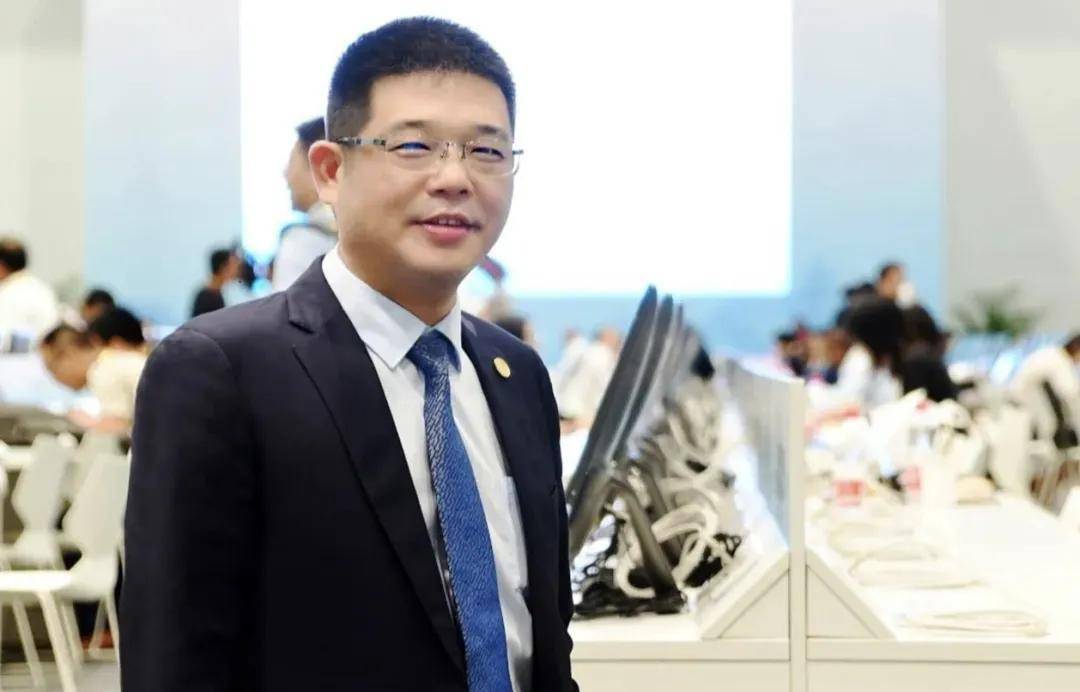 蹭上华为比亚迪，喝过千次马桶水，福建马桶大王要干1000亿