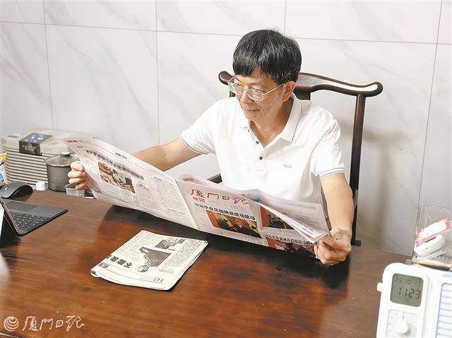 退休教师陈平：从新闻报道里挖掘教学灵感